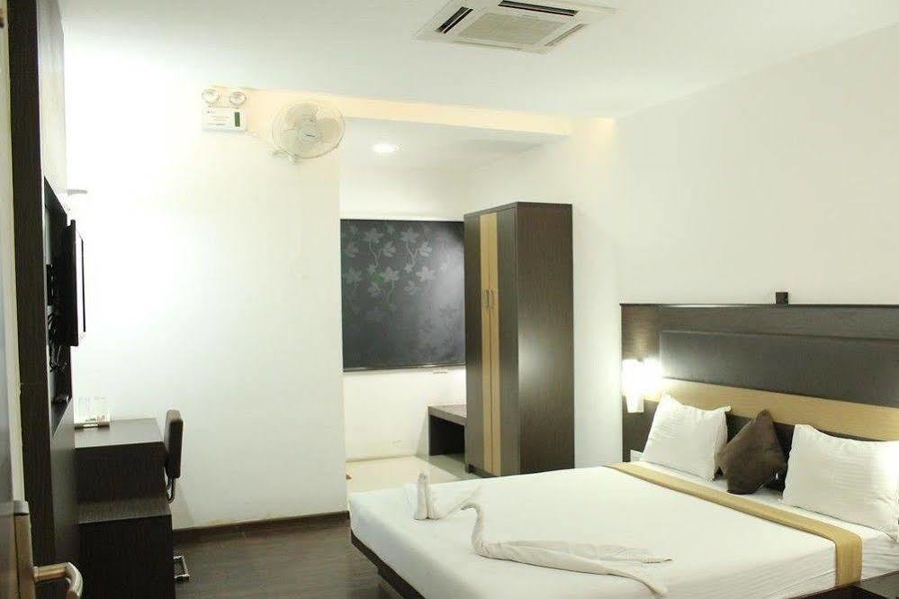 Hotel The Home Tiruppur Eksteriør bilde